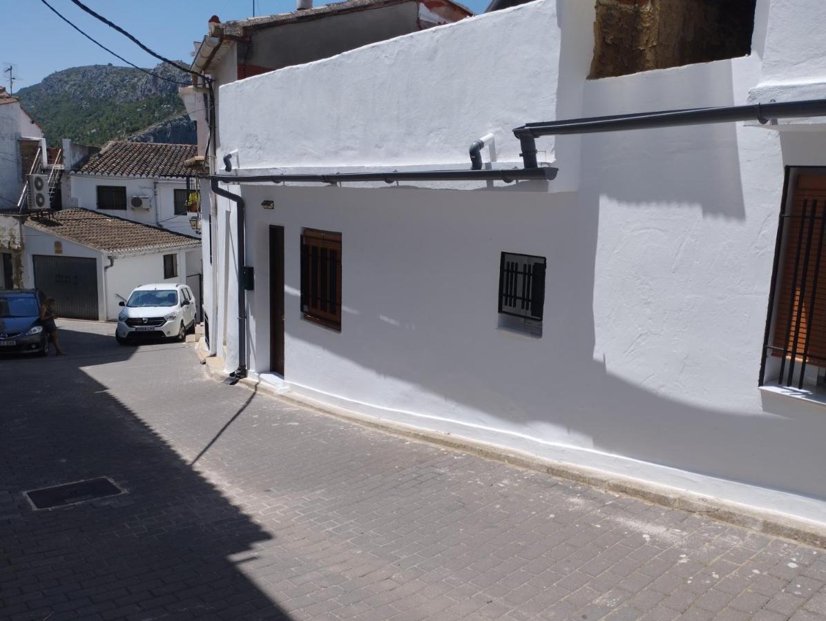 Muy Centrico La Plaza Apartment Chulilla Bagian luar foto